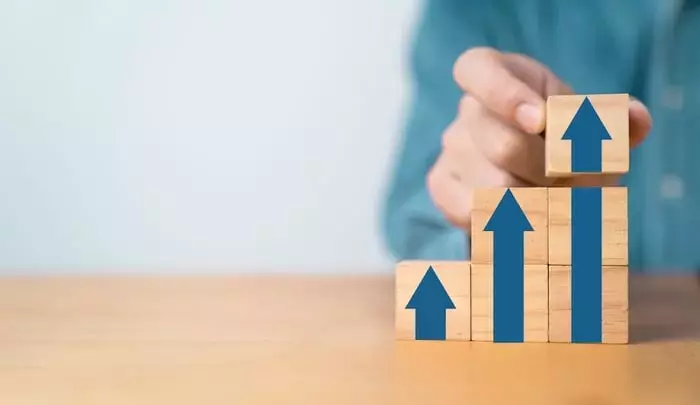 Dividend Titans: Strategic Picks for Young Investors' Long-Term Portfolios