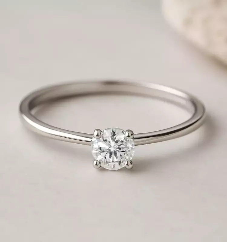 Minimalist Diamond Rings: Subtle Elegance for Modern Style