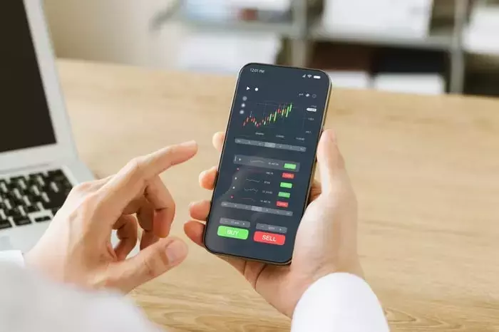 Fintech Disruptors: SoFi and Robinhood's Surge in the Modern Financial Landscape