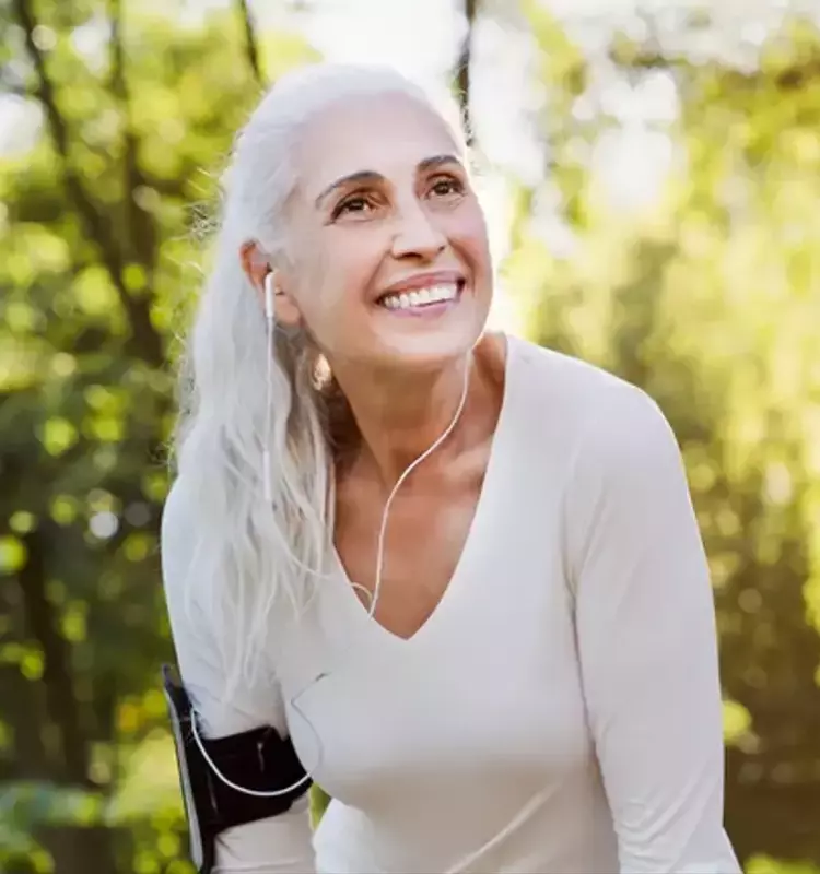 Caminatas Conscientes: Una Estrategia Sencilla para Adultos Mayores Inactivos