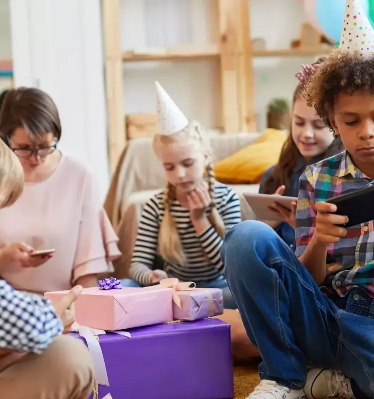 Reimagining Teen Gatherings: The Allure of Phone-Free Nostalgia Parties