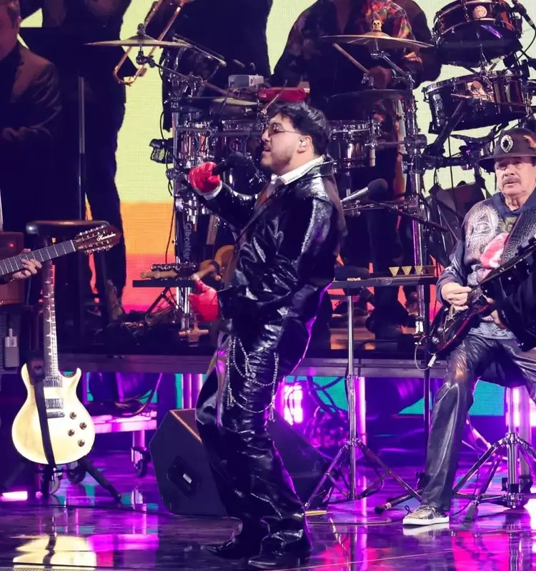 Santana Rocks Latin Grammys with All-Star Medley