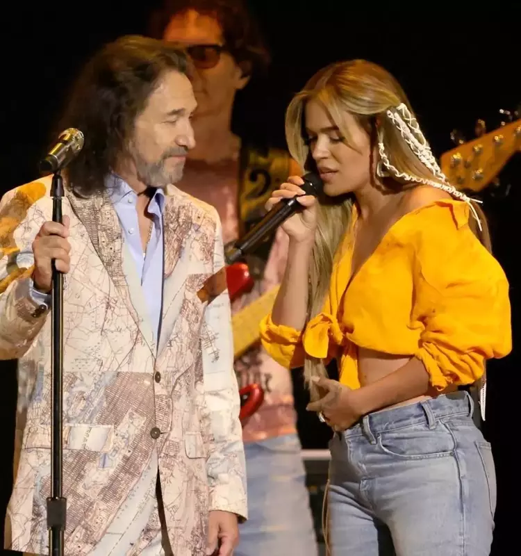 Karol G and Marco Antonio Solís Perform "Coleccionando Heridas" at Latin Grammys