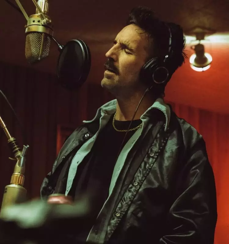Jake Owen's Candid Shift: From 'Bro Country' to Heartfelt Traditionalism in 'Dreams to Dream'