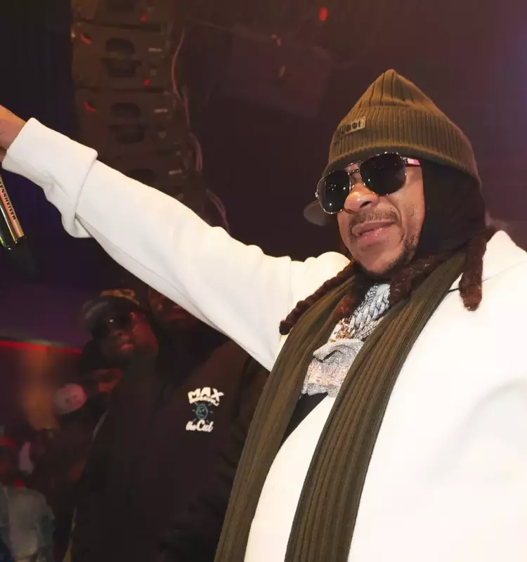 Max B's Triumphant Return to Stage After Prison Release