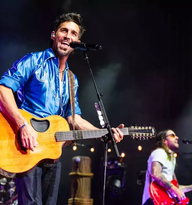 Jake Owen Reflects on Cherished Moments with Music Icon Jimmy Buffett