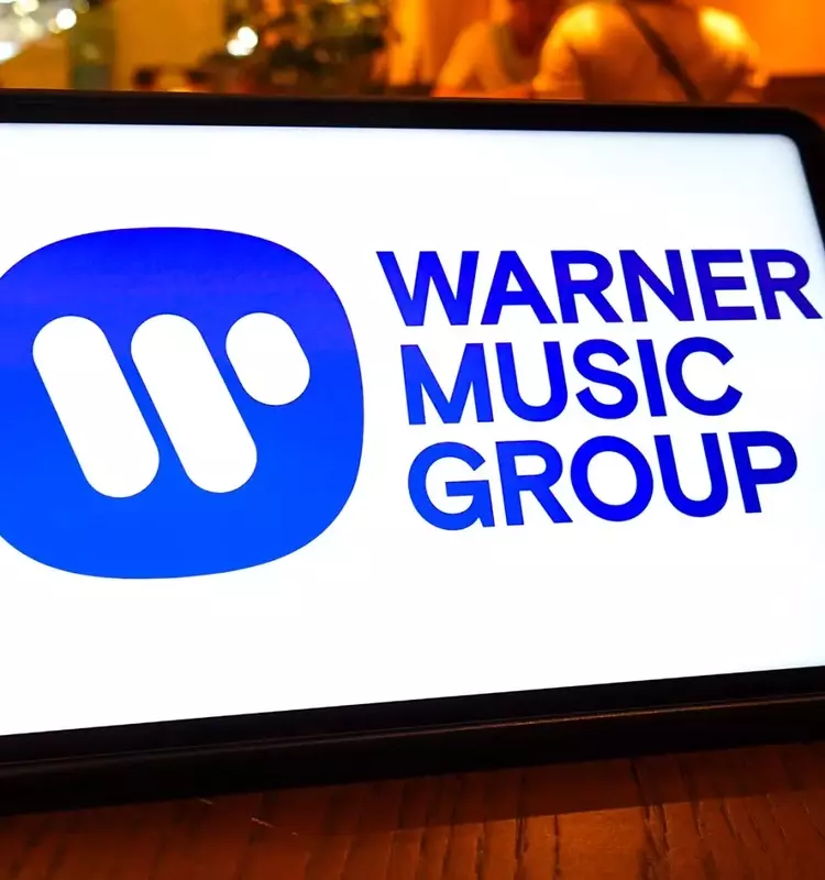 Warner Music Group Partners with Suno, Ends Lawsuit in AI Music Landmark Deal