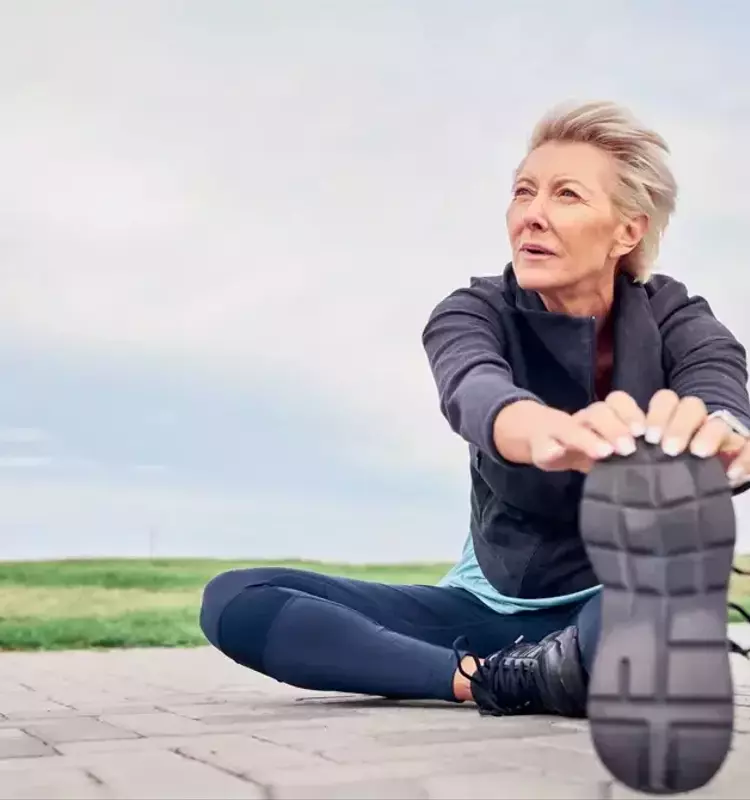 Beneficios y 10 Estiramientos Esenciales para Piernas Más Flexibles