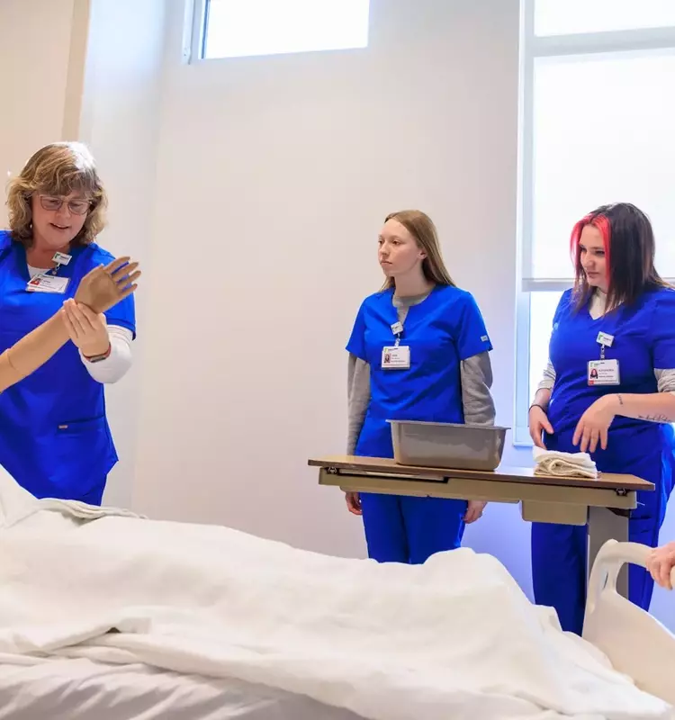 Improve Your English in Canada: The Smart Way to Learn with an English School Online