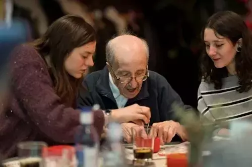 Iniciativa conjunta de Coca-Cola y Grandes Amigos contra la soledad en la tercera edad