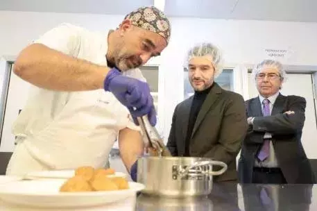 Implementación de Menús Saludables con Frutas y Verduras de Temporada en Instituciones Sanitarias y Residencias