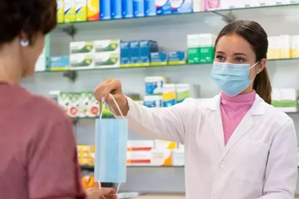 Aumento Disparado en la Demanda de Mascarillas: Impacto de la Gripe en las Farmacias