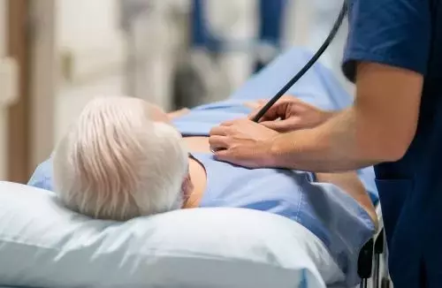 Infecciones por Implantes Cardíacos y Articulares: Un Desafío Creciente en la Salud Pública