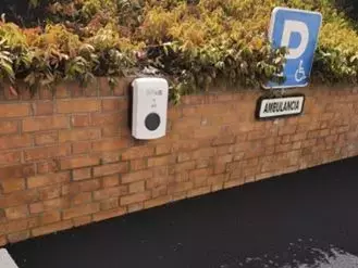 DomusVi y ChargeGuru Fomentan la Movilidad Eléctrica Sostenible