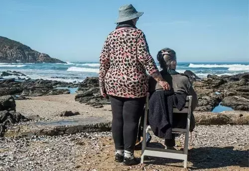 El Voluntariado: Un Pilar Esencial Contra la Soledad No Deseada y para el Envejecimiento Activo