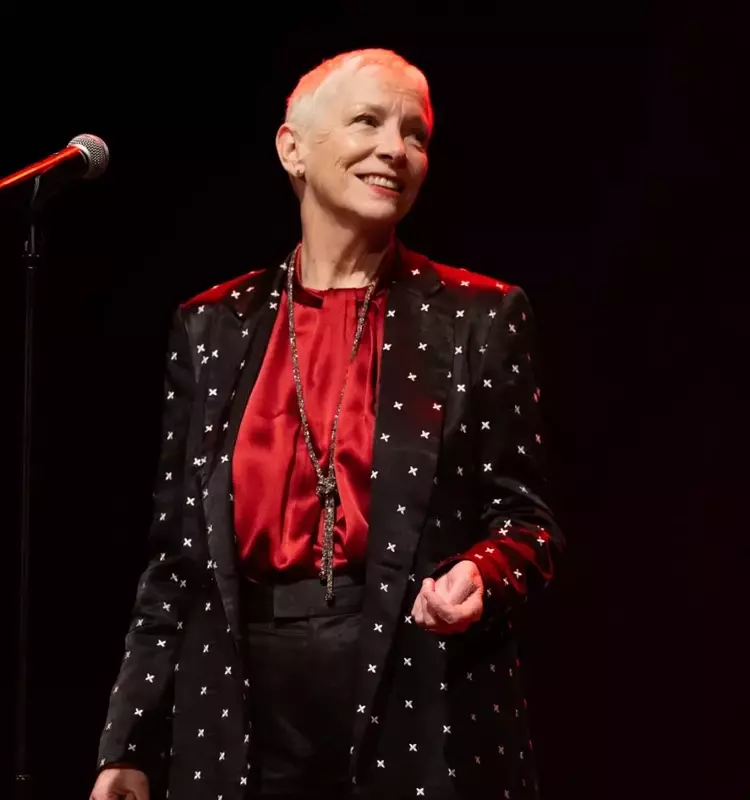 Annie Lennox Reimagines 'The Skye Boat Song' for 'Outlander' Finale