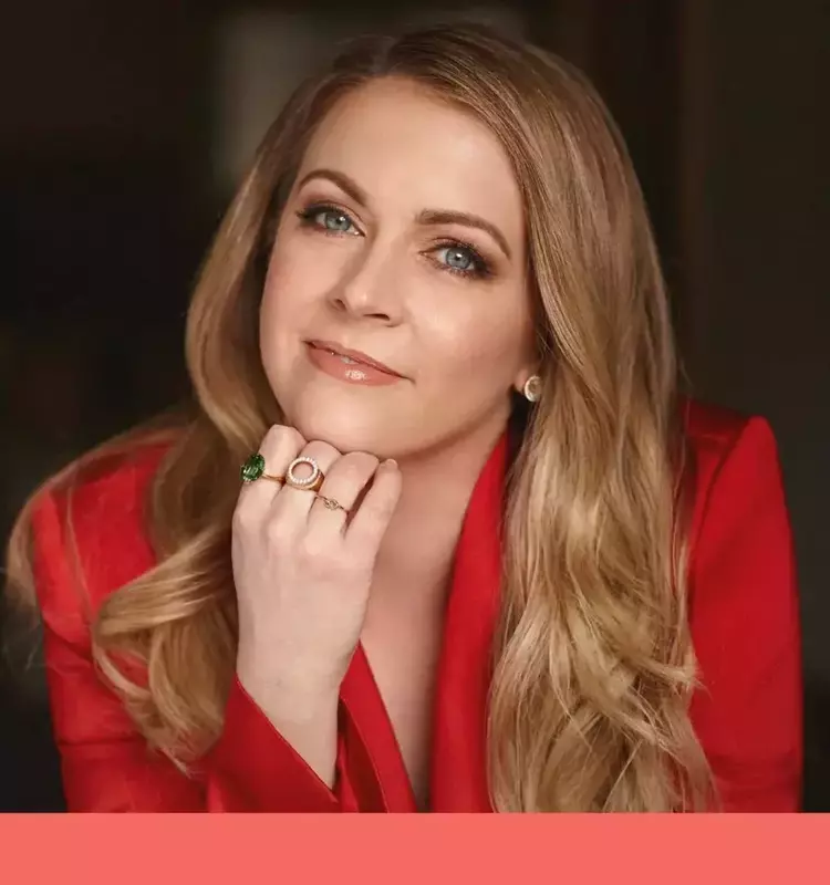 Melissa Joan Hart on Family Roots, Holiday Cheer, and Teenage Parenting