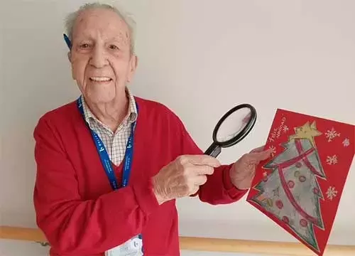 Celebrando la Vida y el Arte: José Fernández, Centenario Ganador de la Tarjeta de Navidad de Madrid