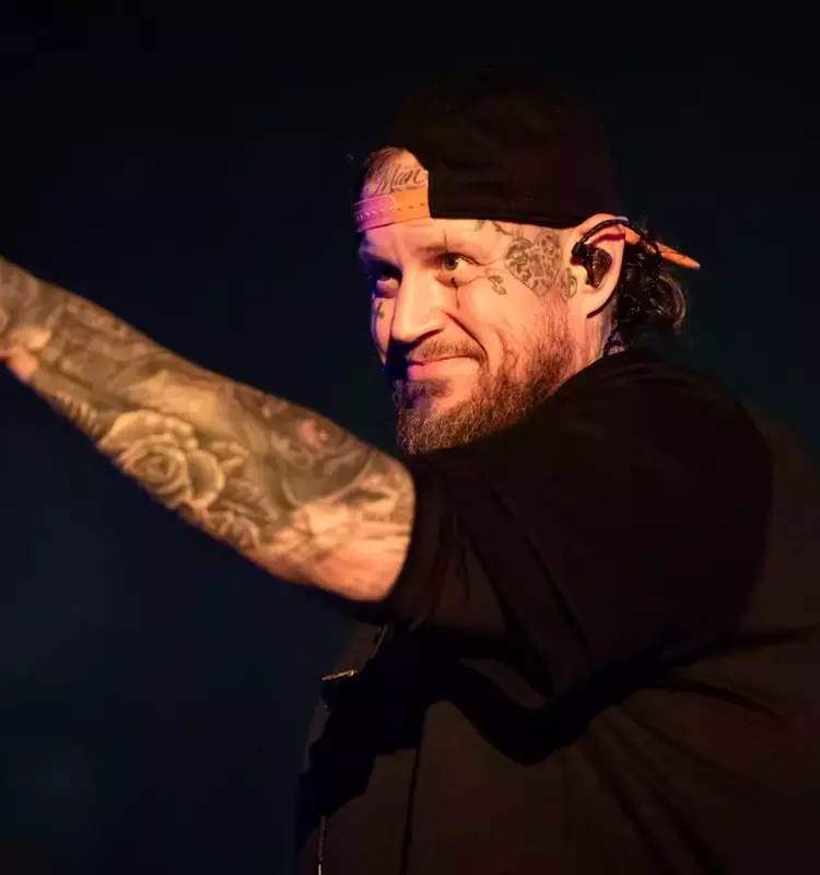 Jelly Roll's Unprecedented Rise: From Troubled Past to Country Music Stardom