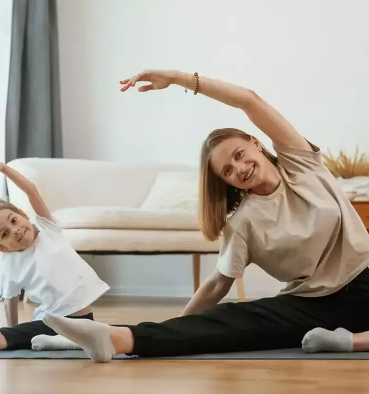 Diez Rutinas de Ejercicio Sencillas para Disfrutar en Familia Durante las Fiestas Navideñas