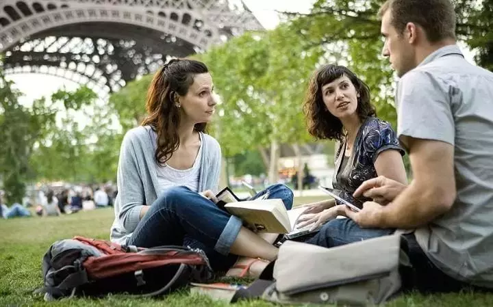 Online Japanese Courses: A Structured Approach to Learning Japanese in the Digital Age