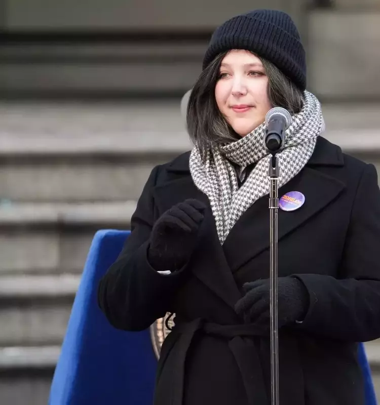 Lucy Dacus Performs "Bread and Roses" at Zohran Mamdani's Mayoral Inauguration in New York City