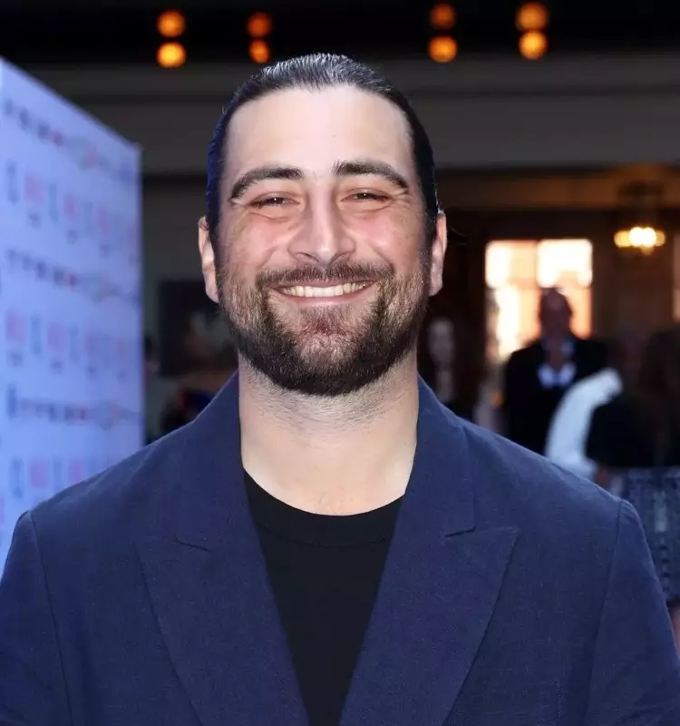 Noah Kahan Reflects on Personal Growth and Musical Journey as He Turns 29