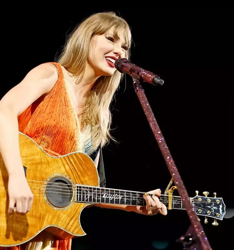 Taylor Swift's 'The Fate of Ophelia' Tops Charts, Sets New Record