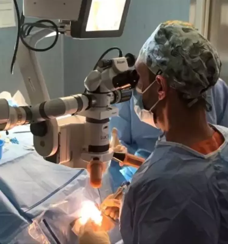 Cirugía Simultánea de Cataratas Transforma Recuperación Visual