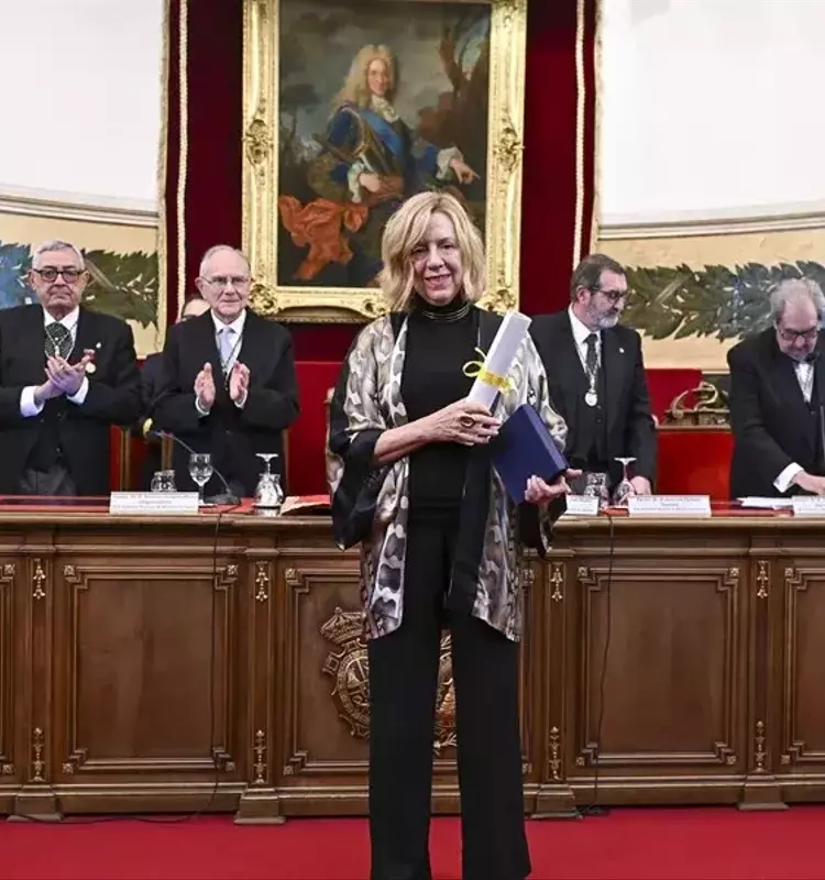 EFE Salud Galardonada por su Cobertura Integral del Cáncer de Mama por la Real Academia Nacional de Medicina