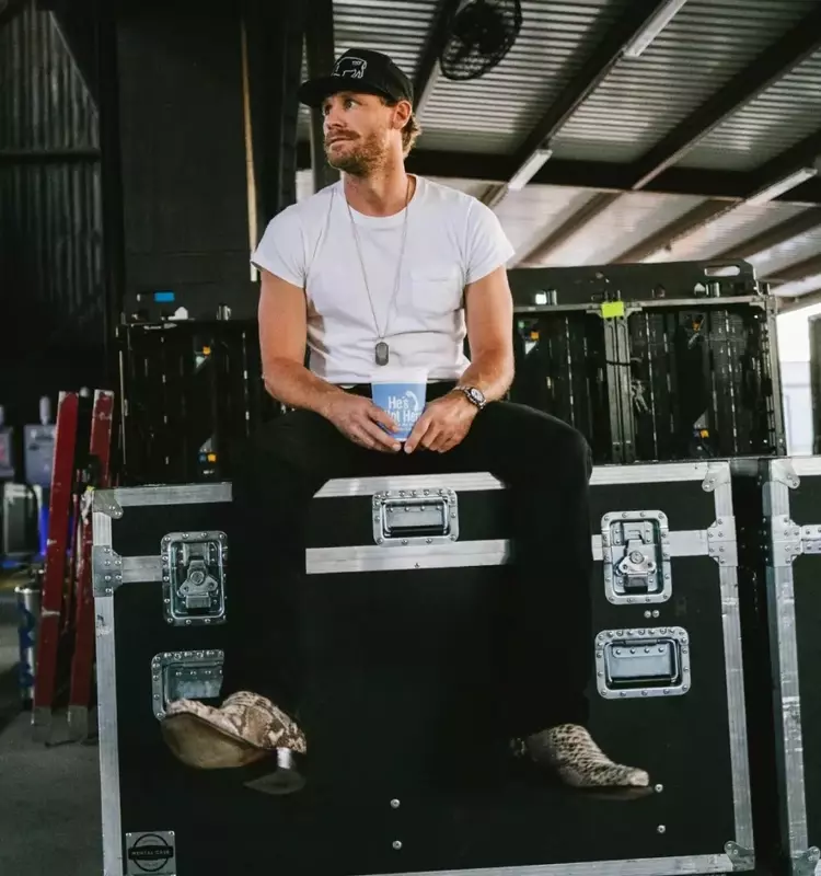 Country Star Reimagines Career Path, Halts Extensive Touring
