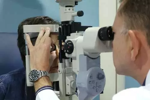 El Vital Equilibrio del Microbioma Ocular para una Salud Visual Óptima