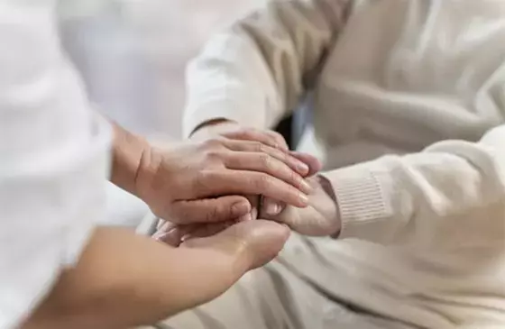 La formación: pilar fundamental en el sistema de cuidados, según Fundación Edad & Vida