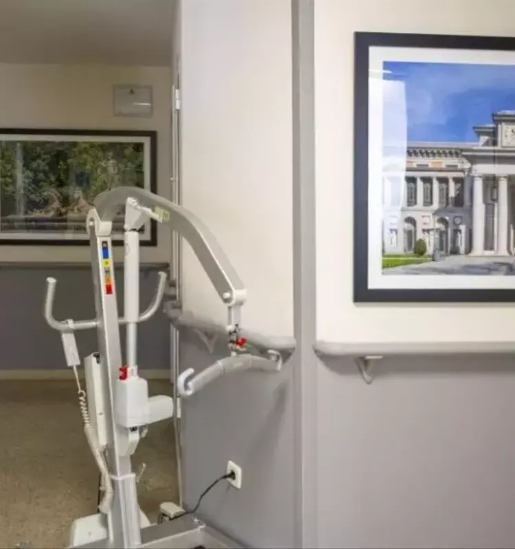 El Hospital Gregorio Marañón impulsa un enfoque innovador en geriatría con arte y movilidad