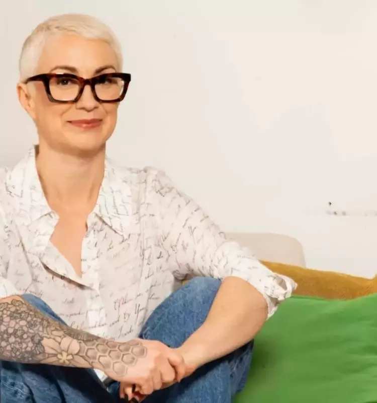 Bridging Divides: Laura Veltz on Harmony in Nashville's Songwriting Scene