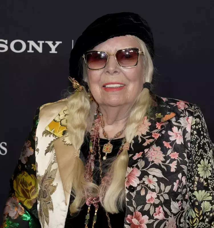 Meryl Streep Cast as Joni Mitchell in Biopic
