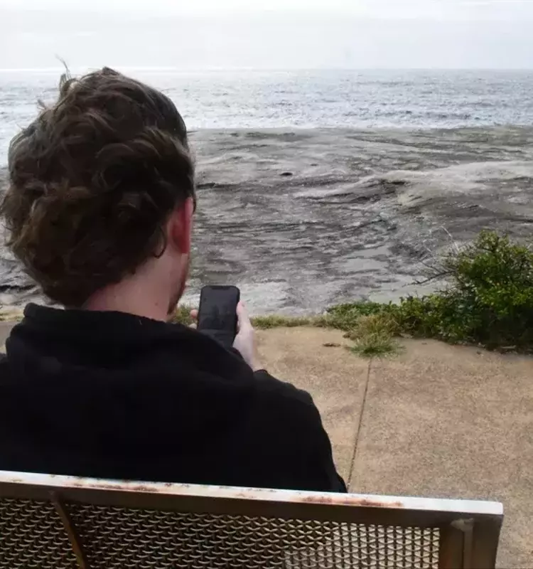 Impacto de las Redes Sociales en la Salud Mental de Jóvenes: Un Análisis Detallado