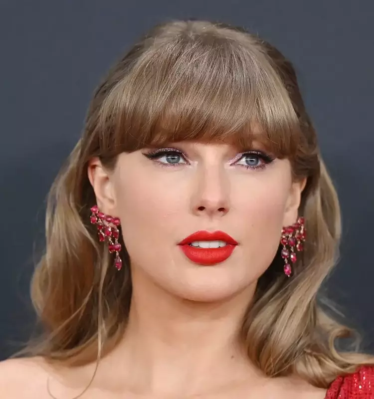 Taylor Swift Challenges 'Swift Home' Trademark