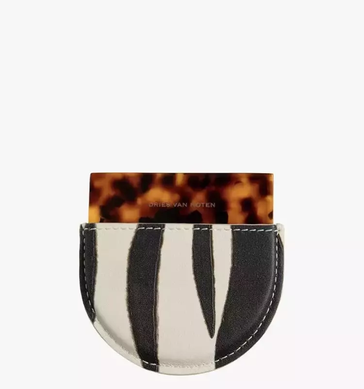 Essential Beauty Items for the Fashion-Forward Individual