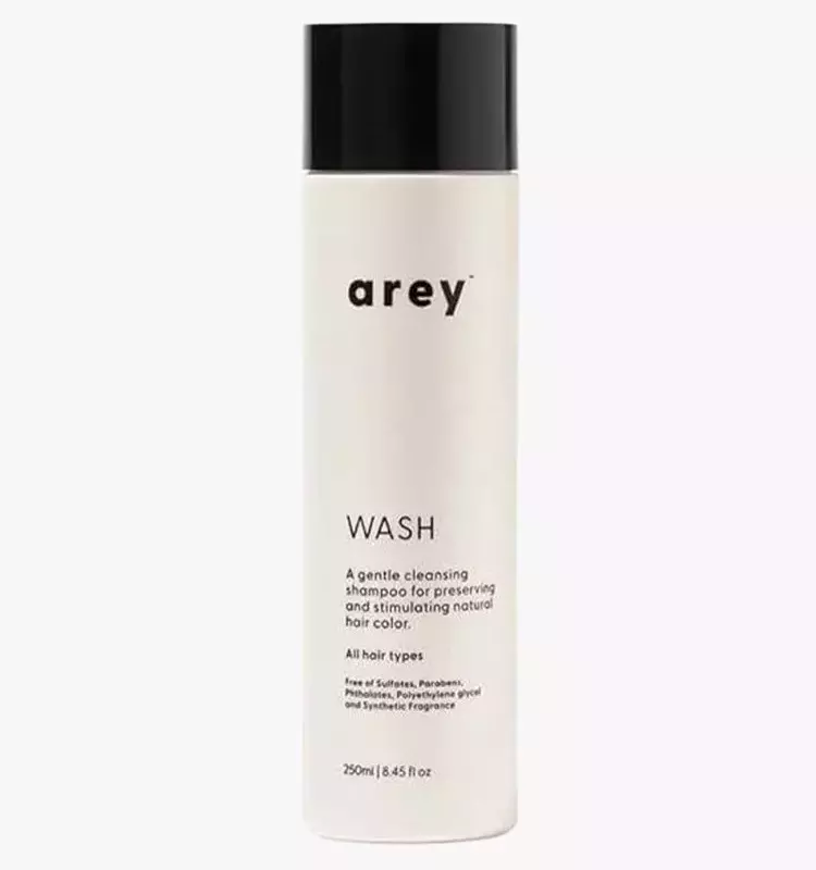 Comprehensive Hair Care Guide for Women Over 50: Enhancing Thickness and Vitality