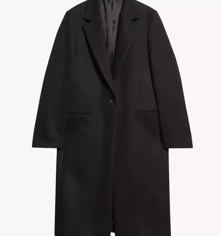 Recreating Carolyn Bessette-Kennedy's Iconic Wardrobe from 'Love Story'