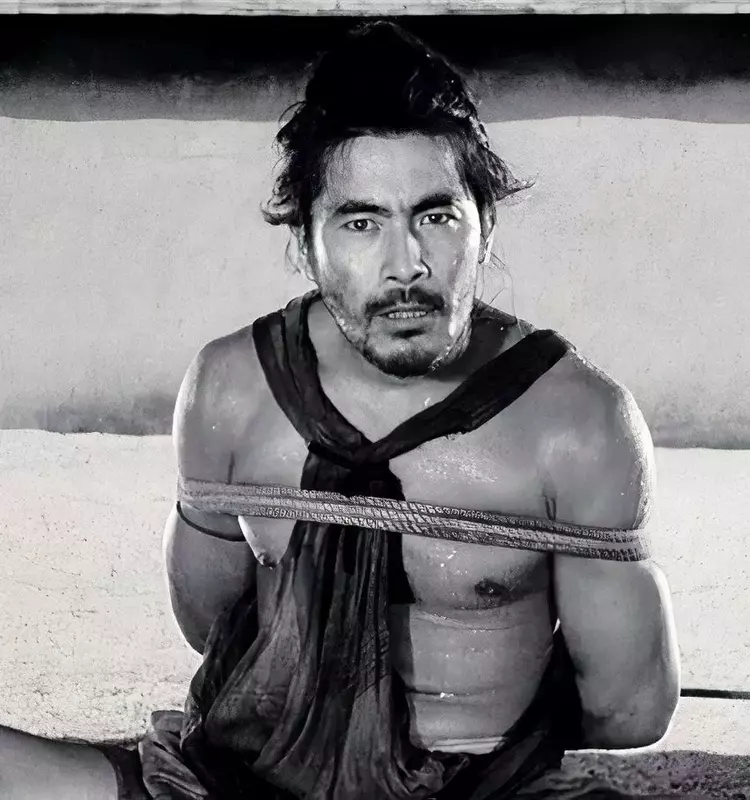Exploring the Timeless Allure of Black and White Cinema on HBO Max