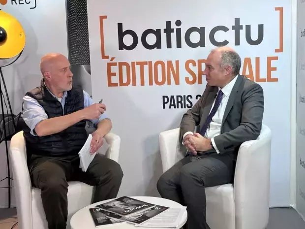 Décarbonation dans l'Industrie du Bâtiment : Entre Engagements et Réalité