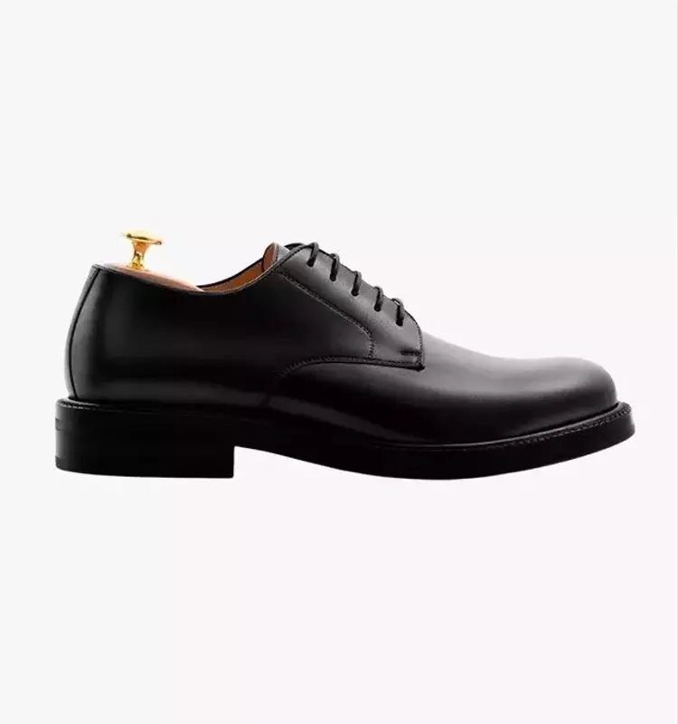 Mastering the Navy Suit: The Definitive Guide to Footwear Pairings