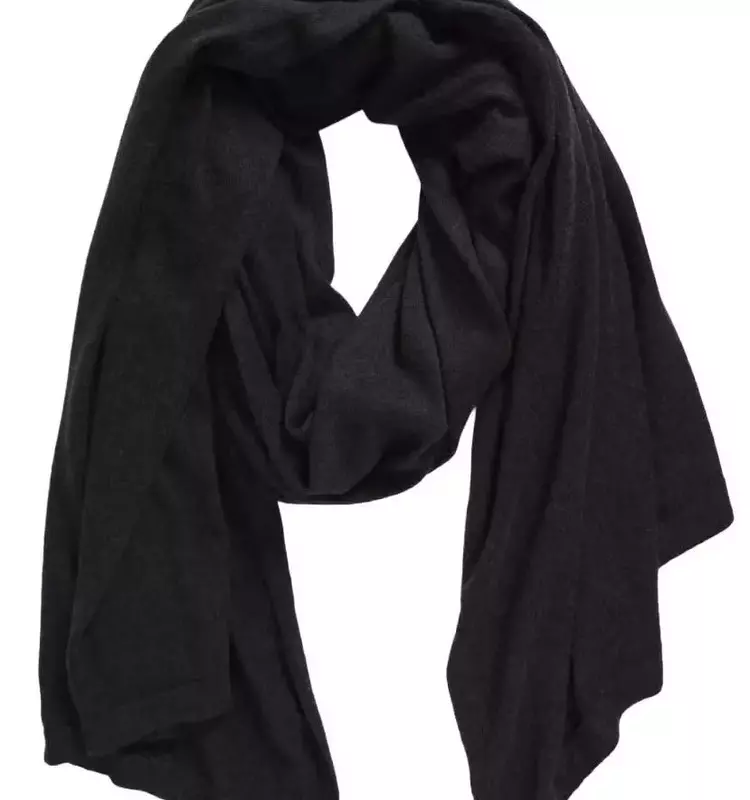 Mastering Scarf Styling: Trendy Techniques & Essential Picks