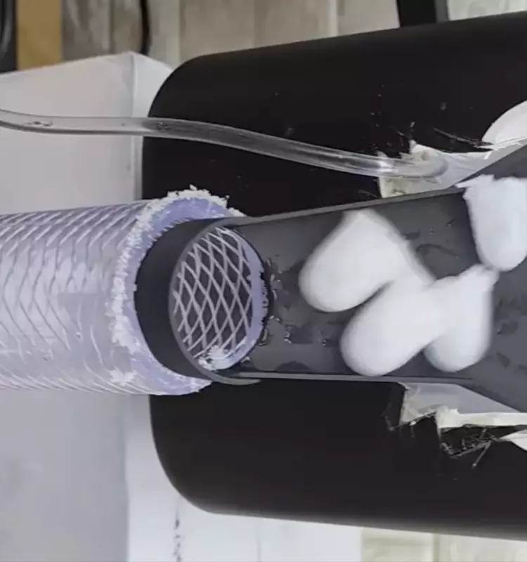 Achieving CPU Cooling with an "Infinite Ice Loop" Machine