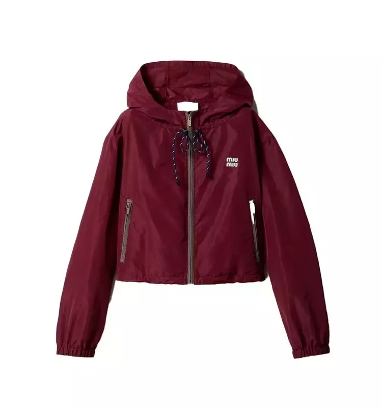 The Enduring Appeal of Drawstring Jackets: A Spring Style Guide