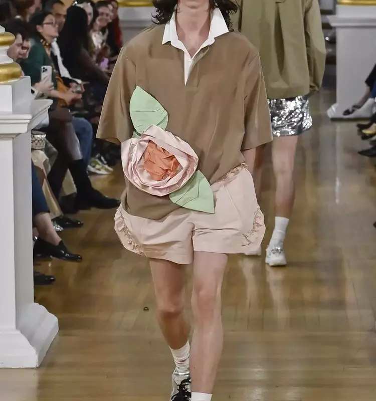 The Enduring Allure of Silver Footwear in Contemporary Fashion