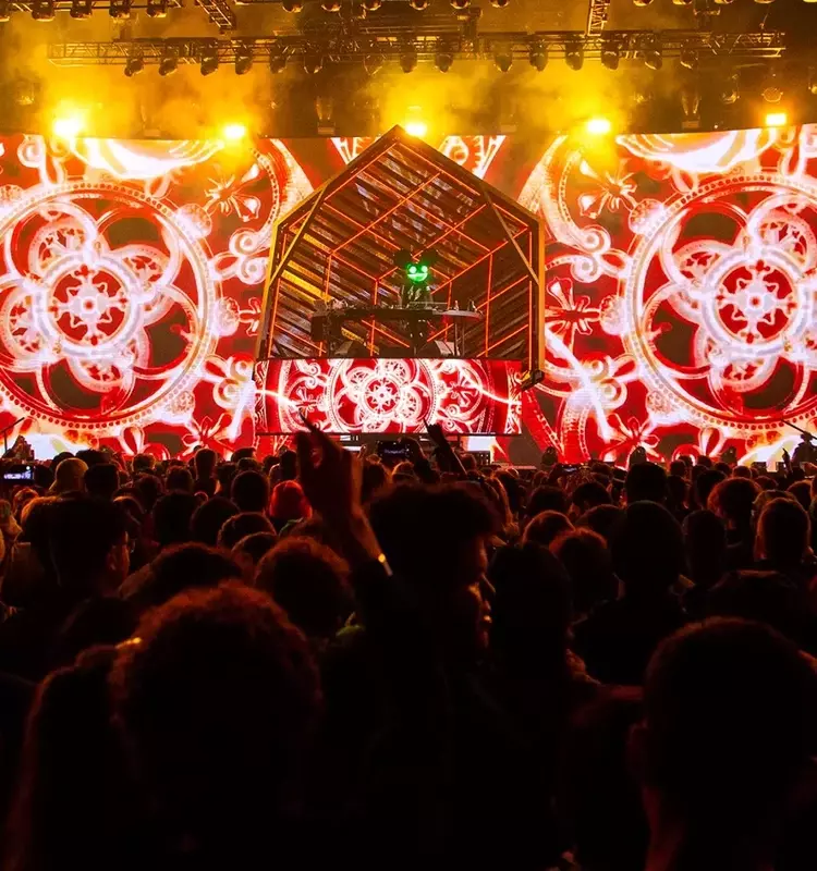 The Rise of AI Deepfakes in Electronic Music and the Battle for Authenticity
