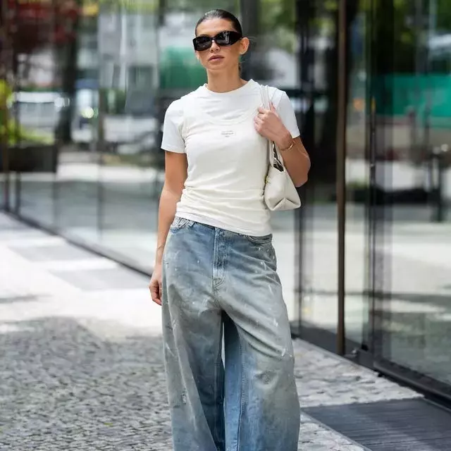 The Enduring Appeal of Baggy Jeans: A Style Guide
